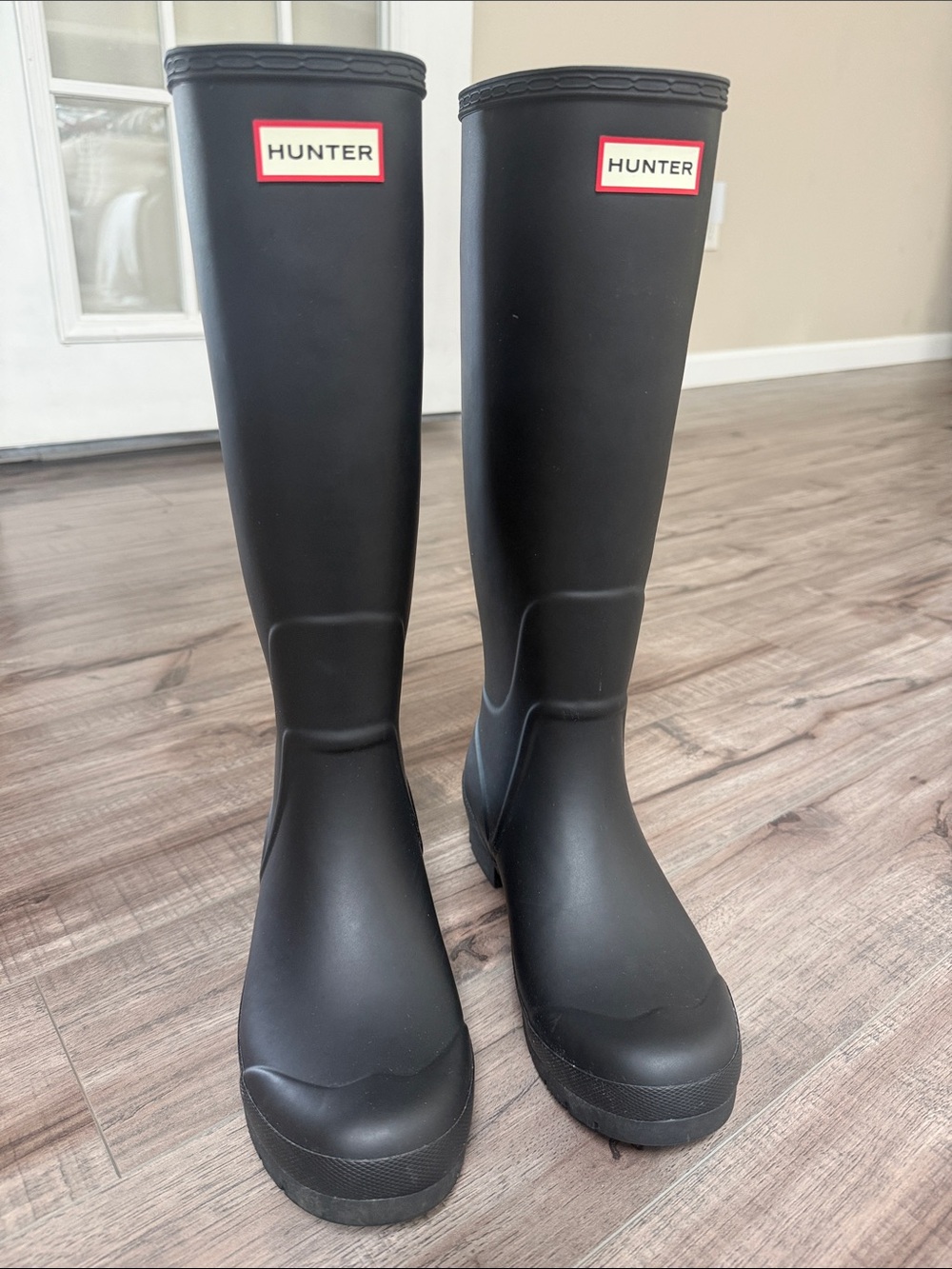 Hunter Black Tall Waterproof Rain Boots with Red Logo size 9